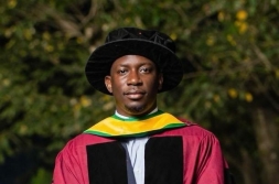 Dr Elliot Sarpong Menkah